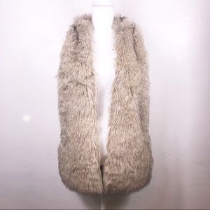 Forever 21 Beige White Faux Fur Hooded Vest Size S